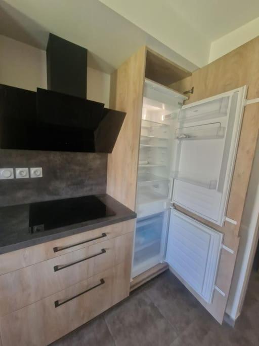 Superbe appartement T2 dans résidence neuve avec vue exceptionelle sur les montagnes, avec parking privatif.situé à proximité immédiate du centre ville de chorges. Exterior foto